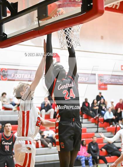 Thumbnail 3 in Chaparral vs. Central (Phoenix Union Coyote Classic) photogallery.