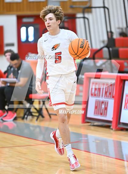 Thumbnail 1 in Chaparral vs. Central (Phoenix Union Coyote Classic) photogallery.