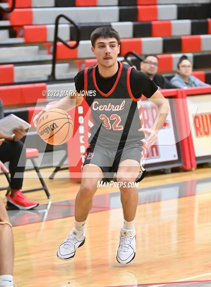 Thumbnail 3 in Chaparral vs. Central (Phoenix Union Coyote Classic) photogallery.