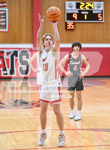 Thumbnail 2 in Chaparral vs. Central (Phoenix Union Coyote Classic) photogallery.