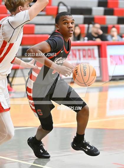 Thumbnail 1 in Chaparral vs. Central (Phoenix Union Coyote Classic) photogallery.