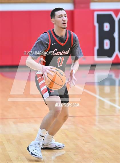 Thumbnail 3 in Chaparral vs. Central (Phoenix Union Coyote Classic) photogallery.