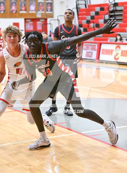 Thumbnail 3 in Chaparral vs. Central (Phoenix Union Coyote Classic) photogallery.