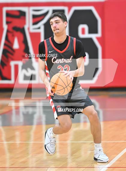 Thumbnail 2 in Chaparral vs. Central (Phoenix Union Coyote Classic) photogallery.