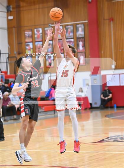 Thumbnail 2 in Chaparral vs. Central (Phoenix Union Coyote Classic) photogallery.