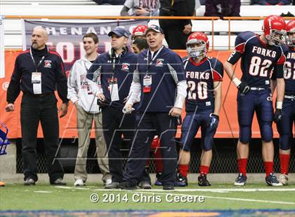 Thumbnail 1 in Hoosick Falls vs. Chenango Forks (NYSPHSAA Class C Final) photogallery.
