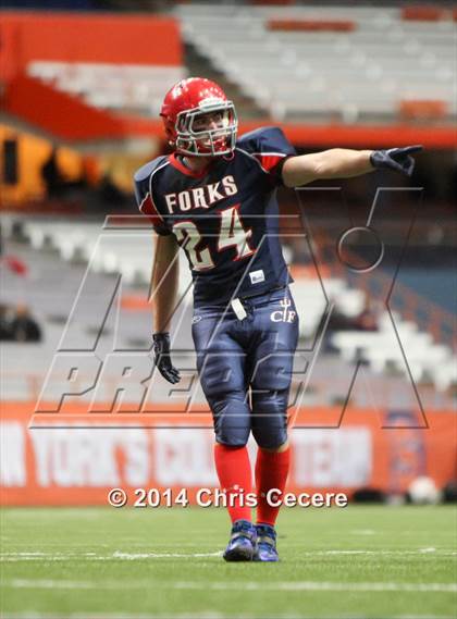 Thumbnail 1 in Hoosick Falls vs. Chenango Forks (NYSPHSAA Class C Final) photogallery.