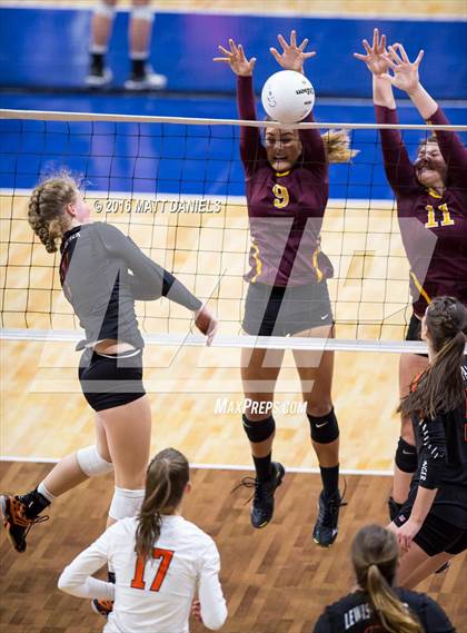 Thumbnail 3 in Lewis-Palmer vs. Windsor (CHSAA 4A Playoff) photogallery.