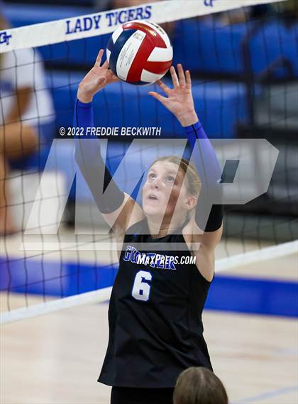 Thumbnail 2 in Aubrey @ Gunter photogallery.