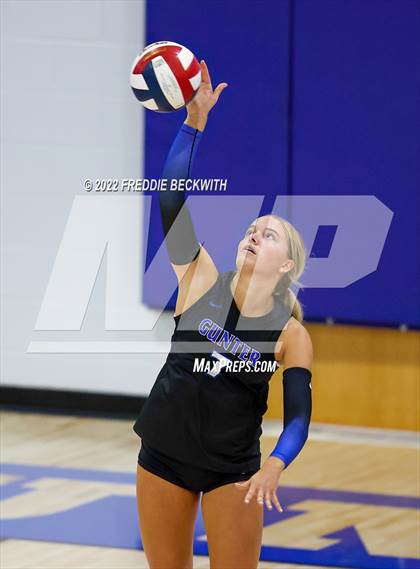 Thumbnail 2 in Aubrey @ Gunter photogallery.