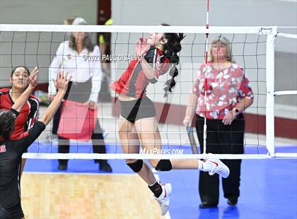 Thumbnail 2 in Strasburg vs. Hoehne (CHSAA 2A 1st Round) photogallery.