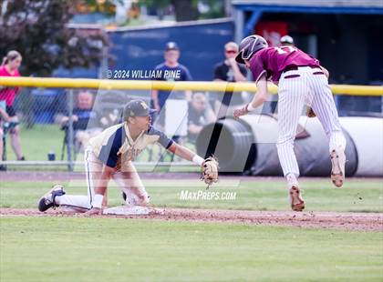 Thumbnail 2 in Kingston vs Newburgh Free Academy (NYSPHSAA Section 9 AAA Final) photogallery.