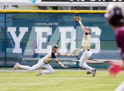 Thumbnail 2 in Kingston vs Newburgh Free Academy (NYSPHSAA Section 9 AAA Final) photogallery.