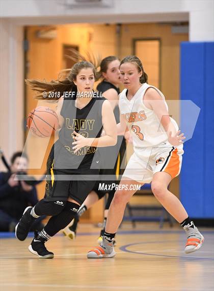 Thumbnail 1 in Garfield vs. Newton Falls (OHSAA Division III District Semifinal) photogallery.