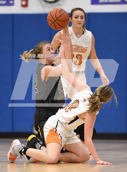 Thumbnail 1 in Garfield vs. Newton Falls (OHSAA Division III District Semifinal) photogallery.