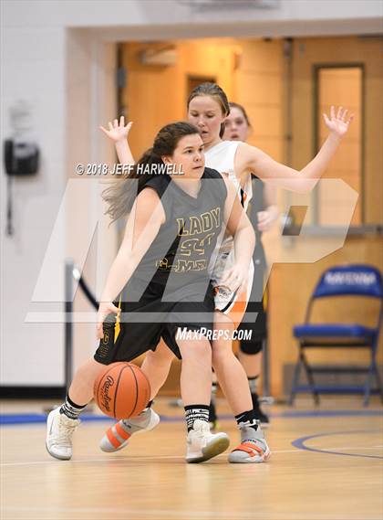 Thumbnail 3 in Garfield vs. Newton Falls (OHSAA Division III District Semifinal) photogallery.
