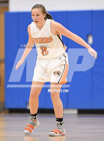 Thumbnail 1 in Garfield vs. Newton Falls (OHSAA Division III District Semifinal) photogallery.
