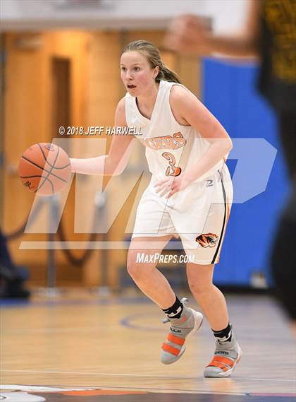 Thumbnail 2 in Garfield vs. Newton Falls (OHSAA Division III District Semifinal) photogallery.