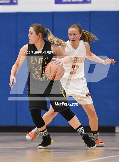 Thumbnail 2 in Garfield vs. Newton Falls (OHSAA Division III District Semifinal) photogallery.