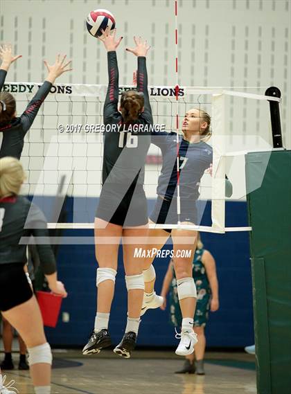 Thumbnail 3 in Liberty vs Reedy photogallery.