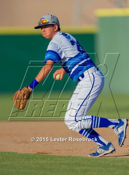 Thumbnail 1 in Georgetown vs. Calallen (5A Regional Final) photogallery.