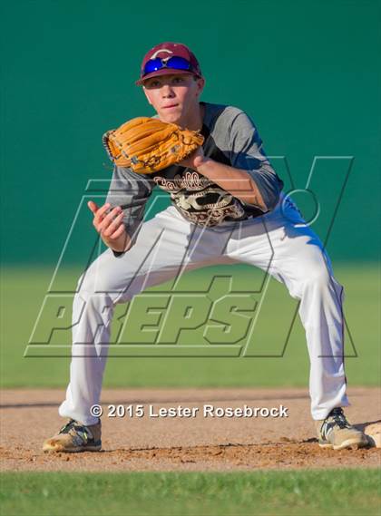Thumbnail 1 in Georgetown vs. Calallen (5A Regional Final) photogallery.