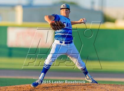 Thumbnail 3 in Georgetown vs. Calallen (5A Regional Final) photogallery.