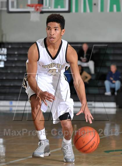 Thumbnail 3 in Justin-Siena vs. American Canyon (Ram Jam Winter Classic) photogallery.