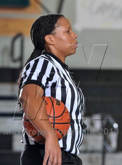 Thumbnail 2 in Justin-Siena vs. American Canyon (Ram Jam Winter Classic) photogallery.