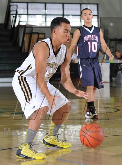 Thumbnail 1 in Justin-Siena vs. American Canyon (Ram Jam Winter Classic) photogallery.