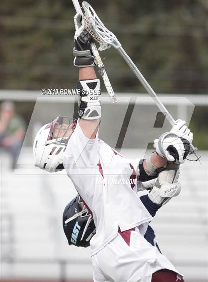 Thumbnail 2 in East Catholic @ Windsor photogallery.