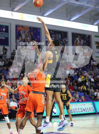Thumbnail 2 in Montverde Academy vs. Whitney Young (City of Palms Classic) photogallery.