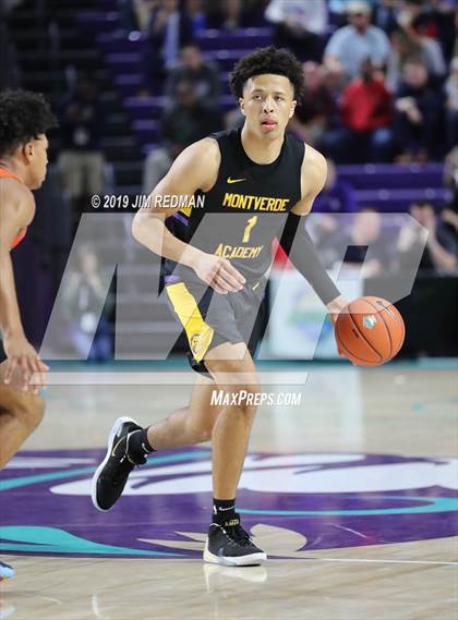 Thumbnail 3 in Montverde Academy vs. Whitney Young (City of Palms Classic) photogallery.