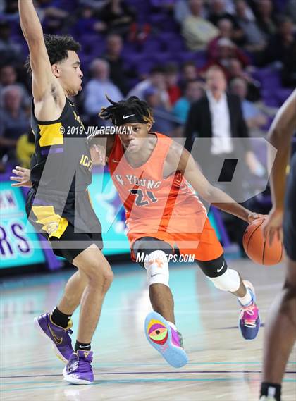 Thumbnail 2 in Montverde Academy vs. Whitney Young (City of Palms Classic) photogallery.