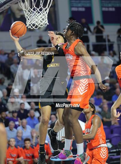Thumbnail 1 in Montverde Academy vs. Whitney Young (City of Palms Classic) photogallery.