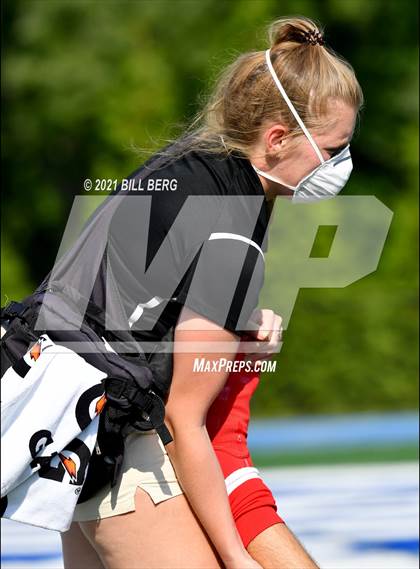 Thumbnail 3 in Darien vs Fairfield Warde photogallery.