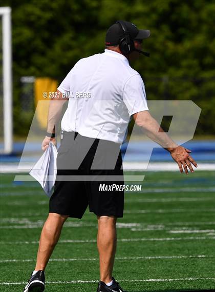 Thumbnail 2 in Darien vs Fairfield Warde photogallery.