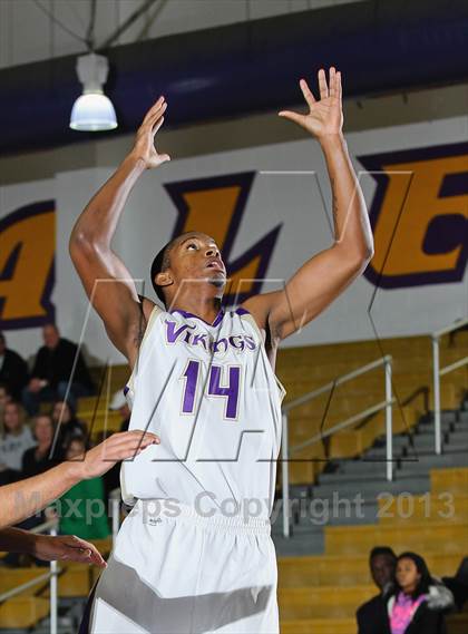 Thumbnail 2 in Aliso Niguel vs. Valencia (CIF SS Playoffs) photogallery.