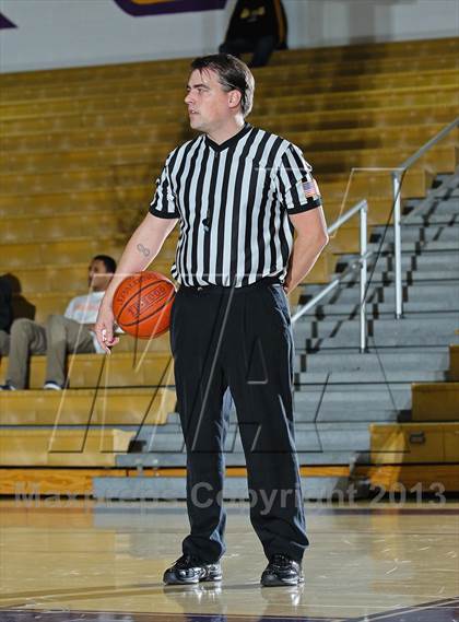 Thumbnail 2 in Aliso Niguel vs. Valencia (CIF SS Playoffs) photogallery.