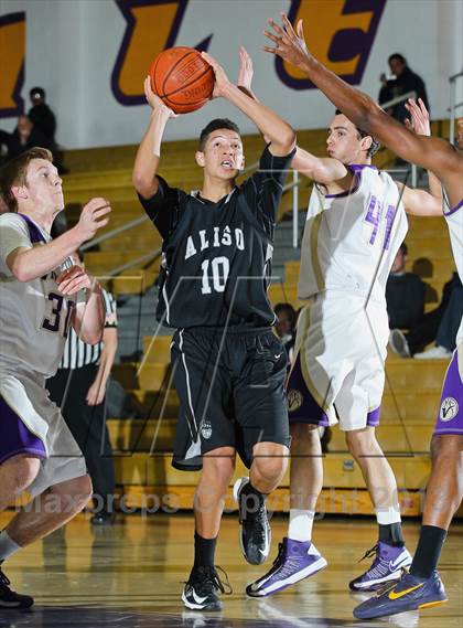 Thumbnail 2 in Aliso Niguel vs. Valencia (CIF SS Playoffs) photogallery.