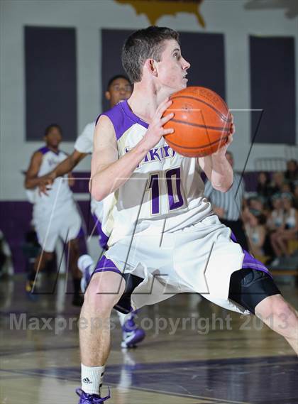 Thumbnail 2 in Aliso Niguel vs. Valencia (CIF SS Playoffs) photogallery.