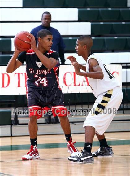 Thumbnail 1 in St. John's vs. North Forest (Texas Jamboree) photogallery.
