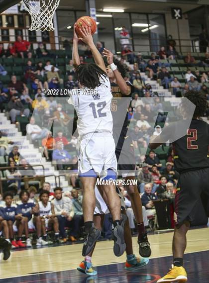 Thumbnail 2 in Mount Vernon vs Baldwin (NYSPHSAA Class AA Semifinal) photogallery.