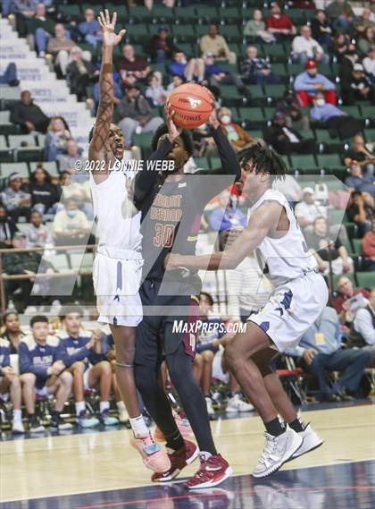 Thumbnail 2 in Mount Vernon vs Baldwin (NYSPHSAA Class AA Semifinal) photogallery.