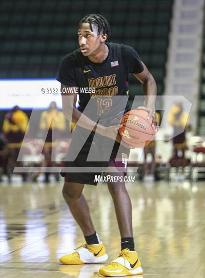 Thumbnail 2 in Mount Vernon vs Baldwin (NYSPHSAA Class AA Semifinal) photogallery.