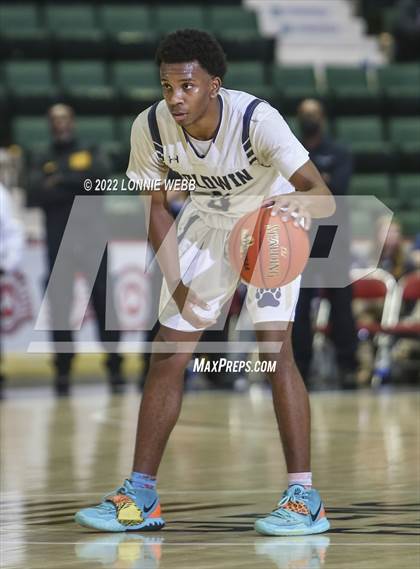 Thumbnail 2 in Mount Vernon vs Baldwin (NYSPHSAA Class AA Semifinal) photogallery.