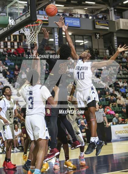 Thumbnail 2 in Mount Vernon vs Baldwin (NYSPHSAA Class AA Semifinal) photogallery.