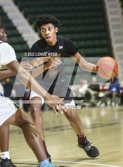 Thumbnail 2 in Mount Vernon vs Baldwin (NYSPHSAA Class AA Semifinal) photogallery.