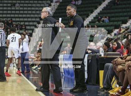 Thumbnail 3 in Mount Vernon vs Baldwin (NYSPHSAA Class AA Semifinal) photogallery.