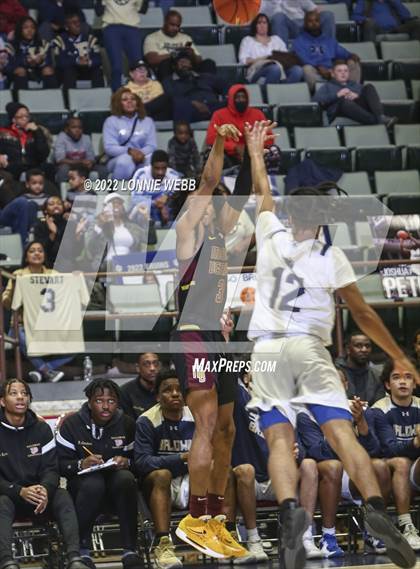 Thumbnail 3 in Mount Vernon vs Baldwin (NYSPHSAA Class AA Semifinal) photogallery.